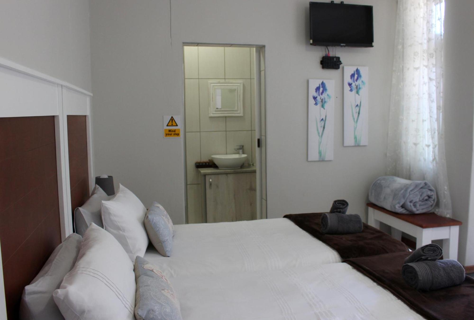 Tranquility Self Catering Hotel Lüderitz Exterior foto