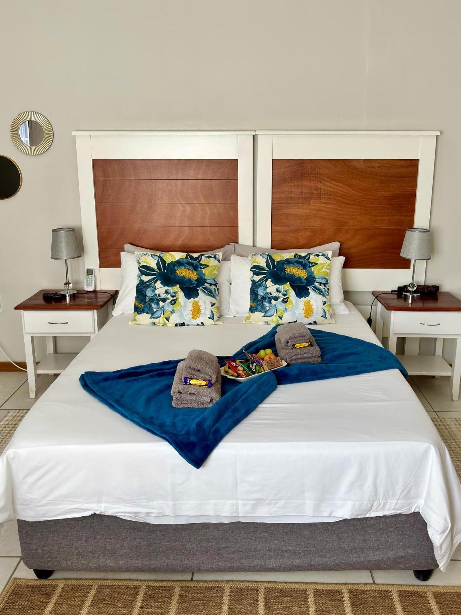 Tranquility Self Catering Hotel Lüderitz Exterior foto